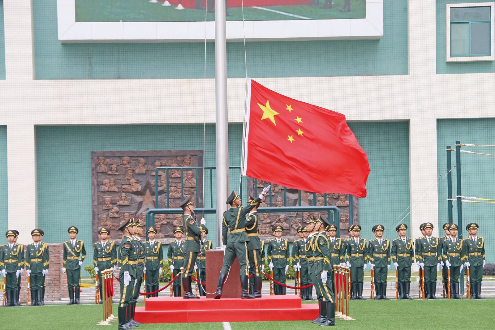 三千市民觀看駐軍風采