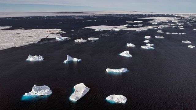 南極冰川每年高達2,410億噸冰消失