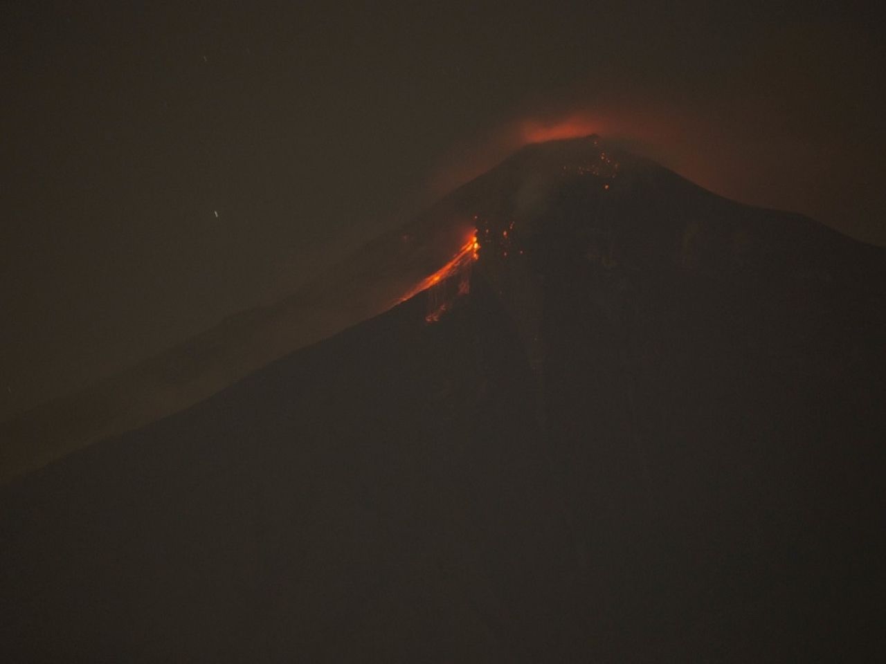 ​危地馬拉火山爆發增至65死