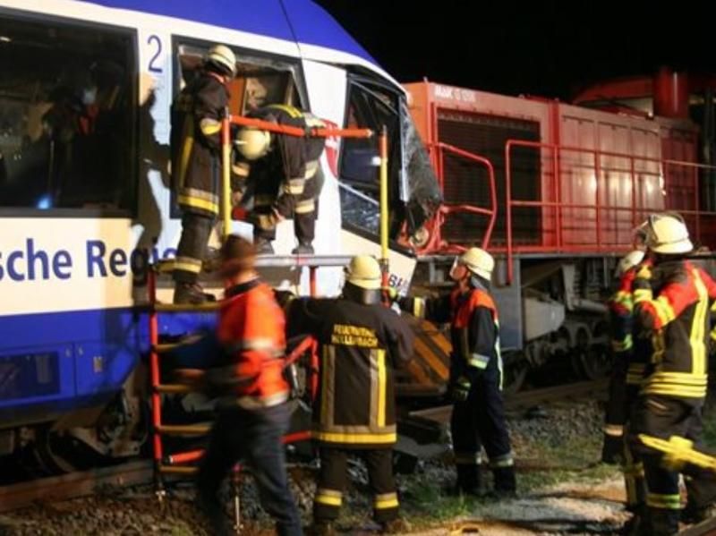 ​德國兩列火車相撞兩死多傷
